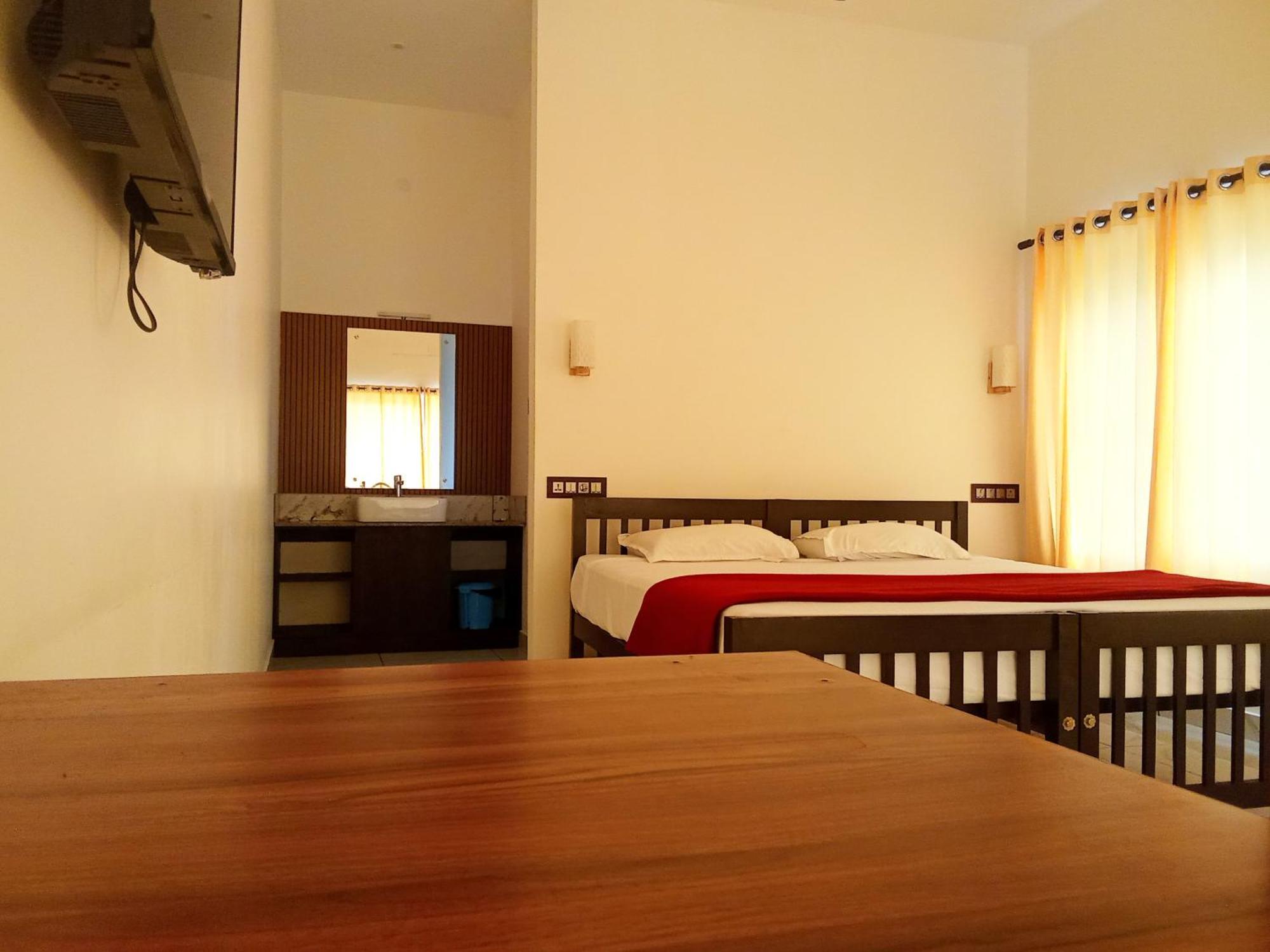 Appu'S Nido Hotel Pallipuram Bagian luar foto